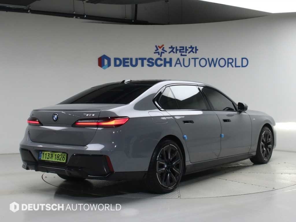 BMW 7시리즈 7시리즈 (G70) 750e xDrive M 스포츠 이미지 2