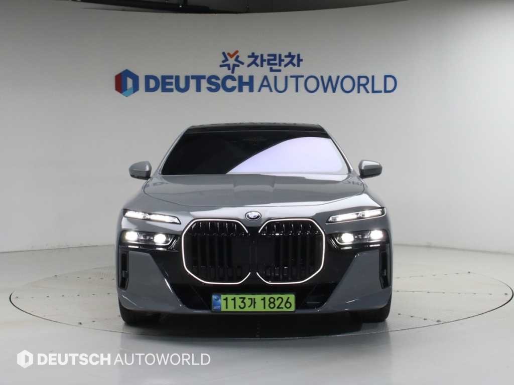 BMW 7시리즈 7시리즈 (G70) 750e xDrive M 스포츠 이미지 3