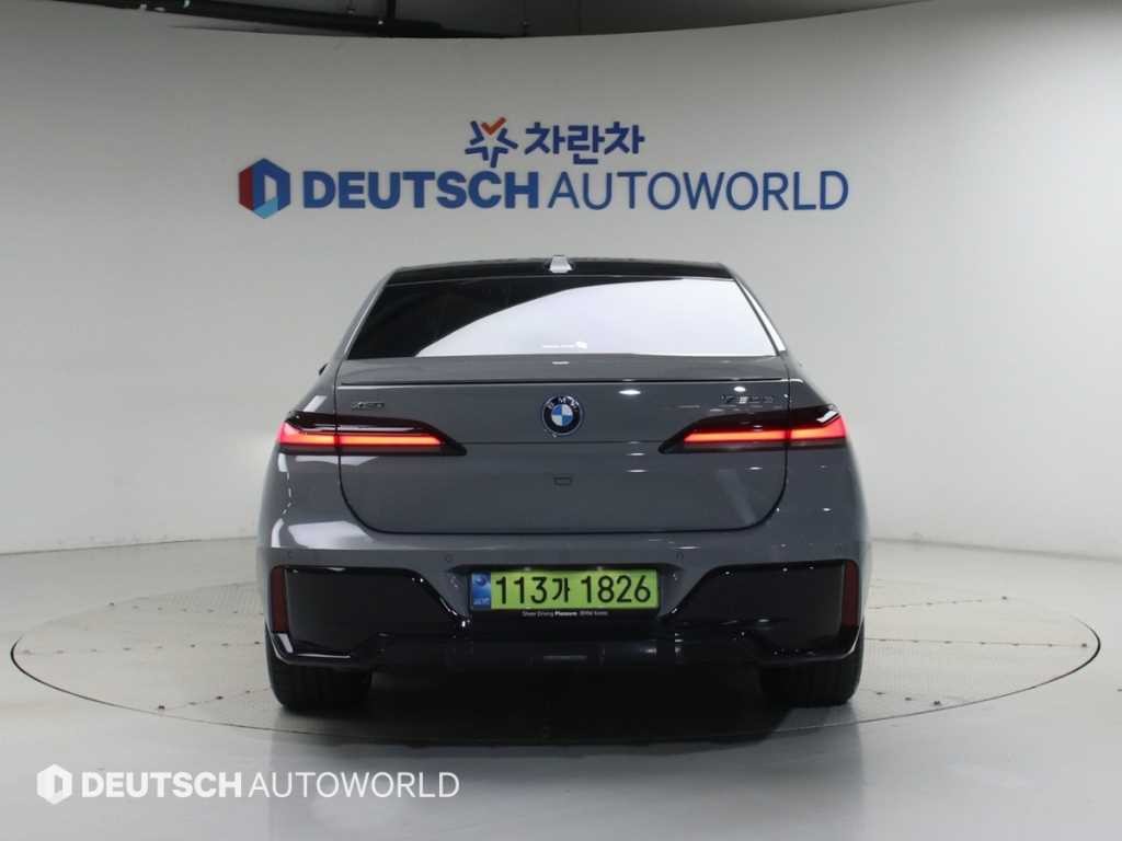 BMW 7시리즈 7시리즈 (G70) 750e xDrive M 스포츠 이미지 4