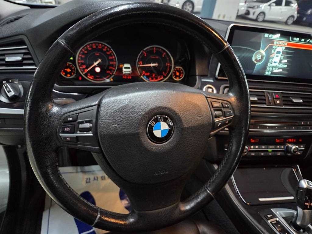 BMW 5시리즈 5시리즈 (F10) 520d 이미지 13