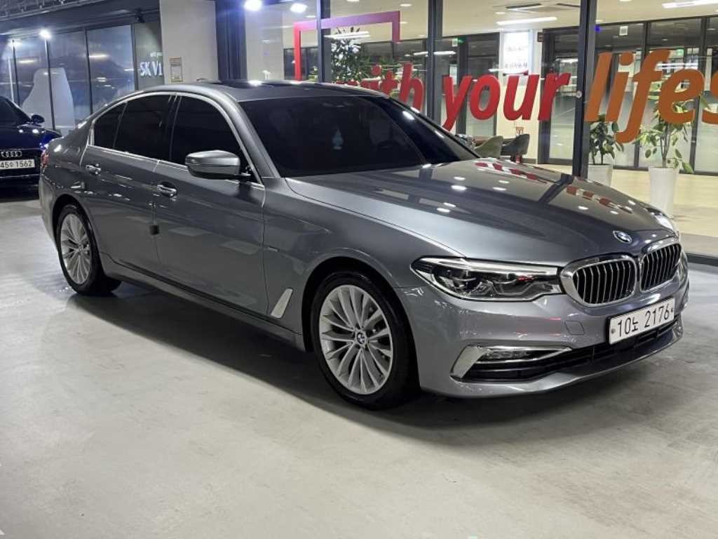 BMW 5시리즈 5시리즈 (G30) 520d M 스포츠 플러스 이미지 1
