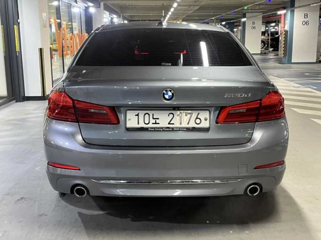 BMW 5시리즈 5시리즈 (G30) 520d M 스포츠 플러스 이미지 5