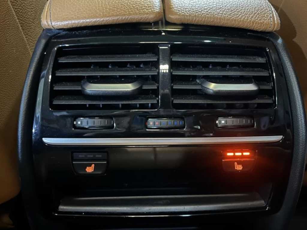 BMW 5시리즈 5시리즈 (G30) 520d M 스포츠 플러스 이미지 8
