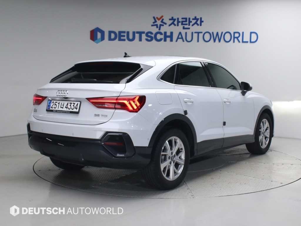 아우디 Q3 Q3 (F3) 35 TDI 스포트백 이미지 2