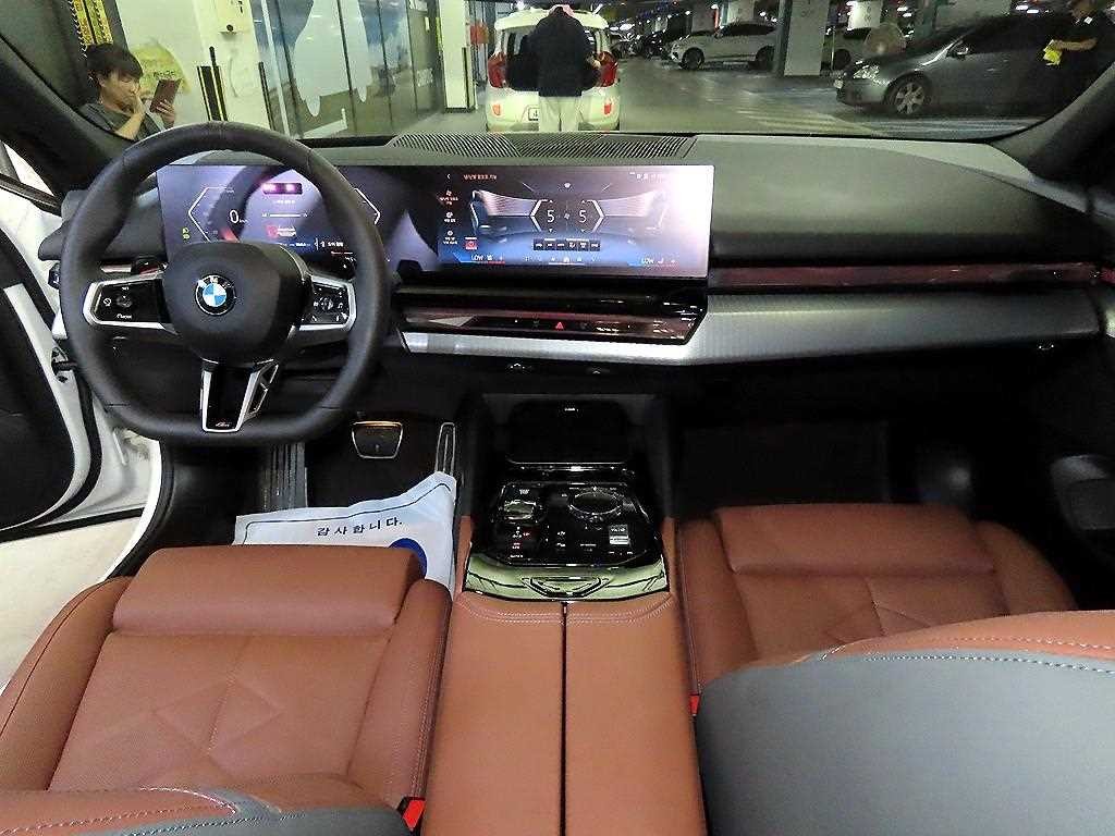 BMW 5시리즈 5시리즈 (G60) 530i xDrive M 스포츠 이미지 10