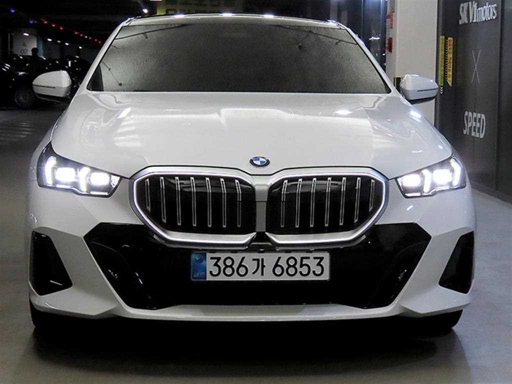 BMW 5시리즈 5시리즈 (G60) 530i xDrive M 스포츠 이미지 2
