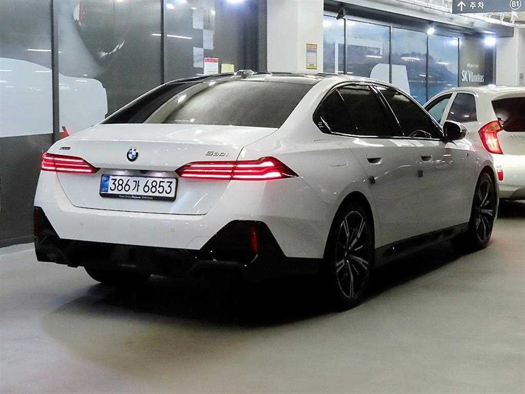 BMW 5시리즈 5시리즈 (G60) 530i xDrive M 스포츠 이미지 4