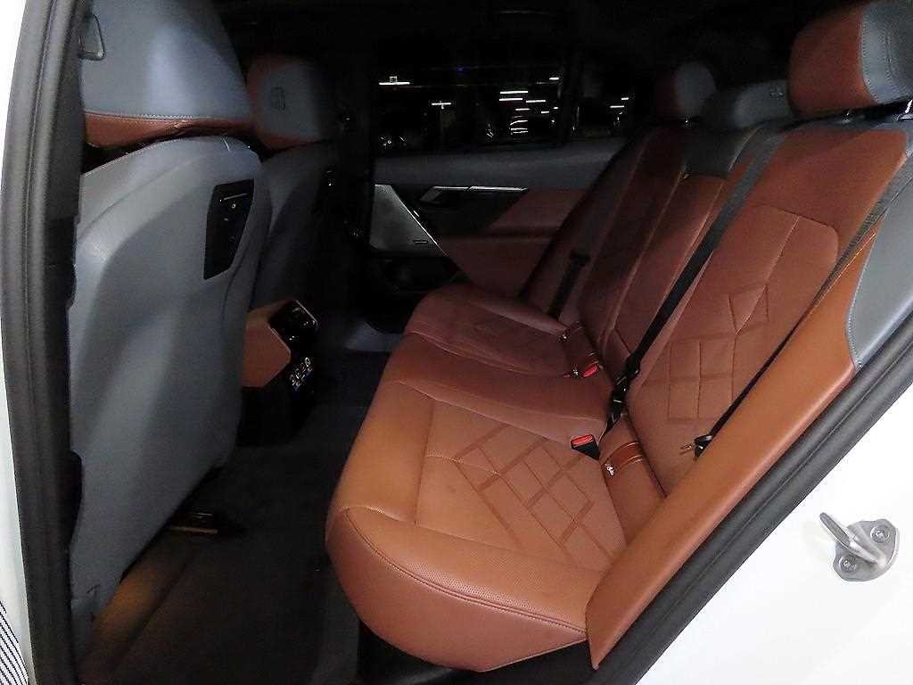 BMW 5시리즈 5시리즈 (G60) 530i xDrive M 스포츠 이미지 7