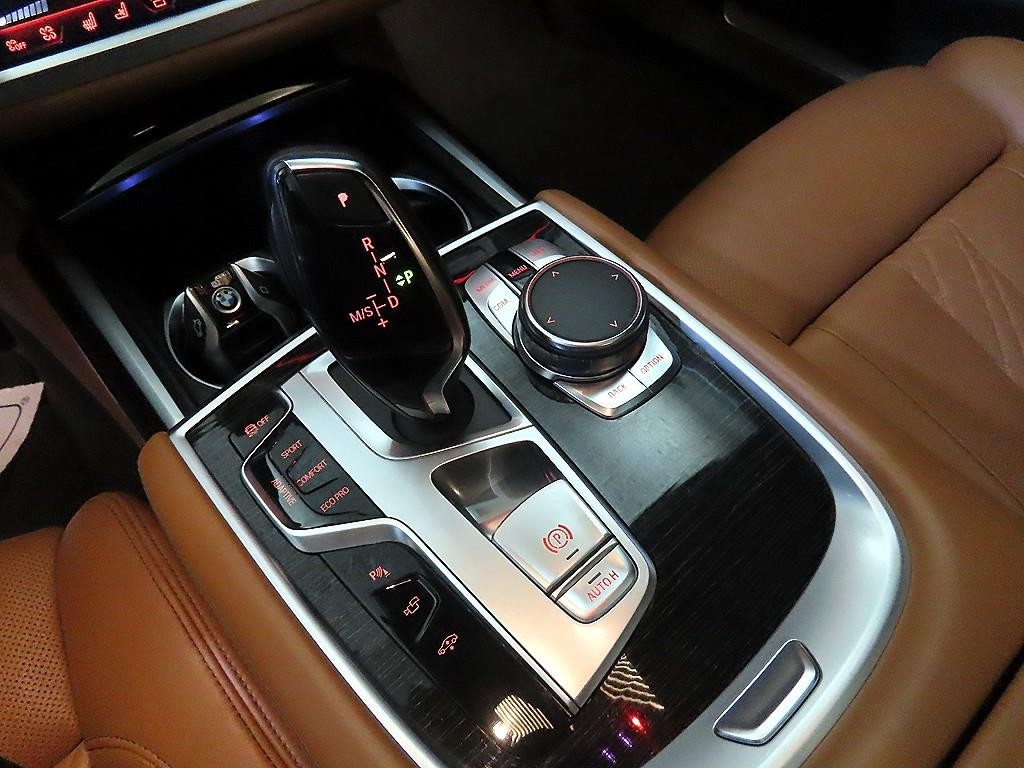 BMW 7시리즈 7시리즈 (G11) 740d xDrive M 스포츠 이미지 12
