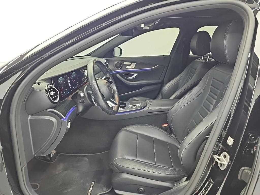 벤츠 E 클래스 E-클래스 W213 E220d 4MATIC AMG라인 이미지 11