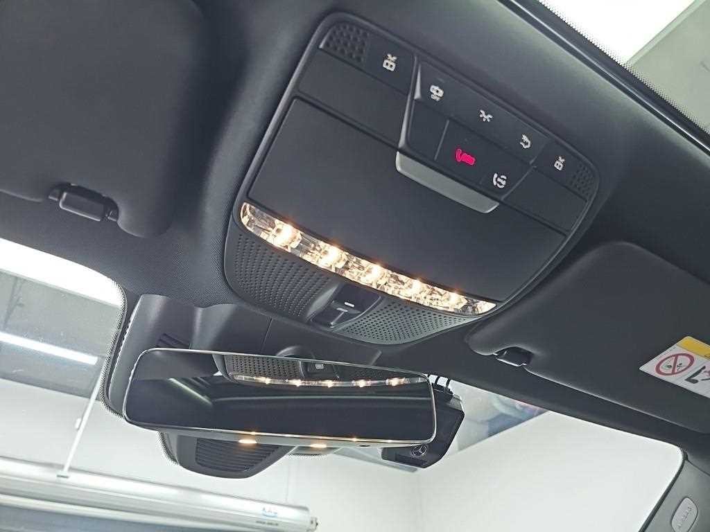 벤츠 E 클래스 E-클래스 W213 E220d 4MATIC AMG라인 이미지 18