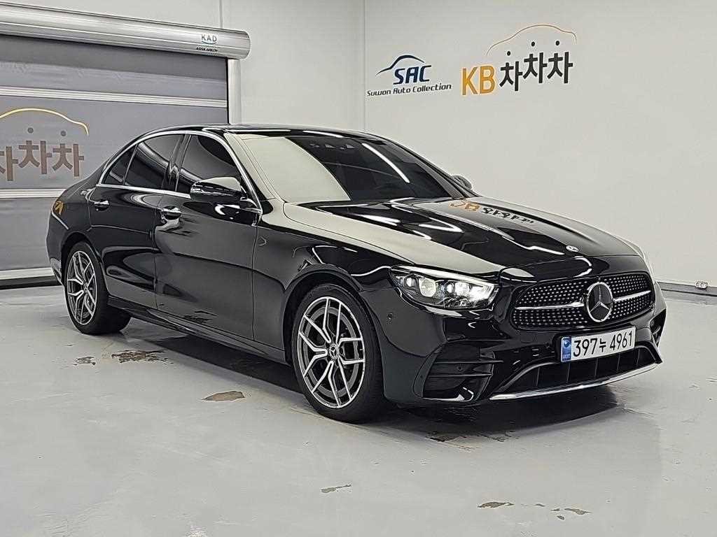 벤츠 E 클래스 E-클래스 W213 E220d 4MATIC AMG라인 이미지 4