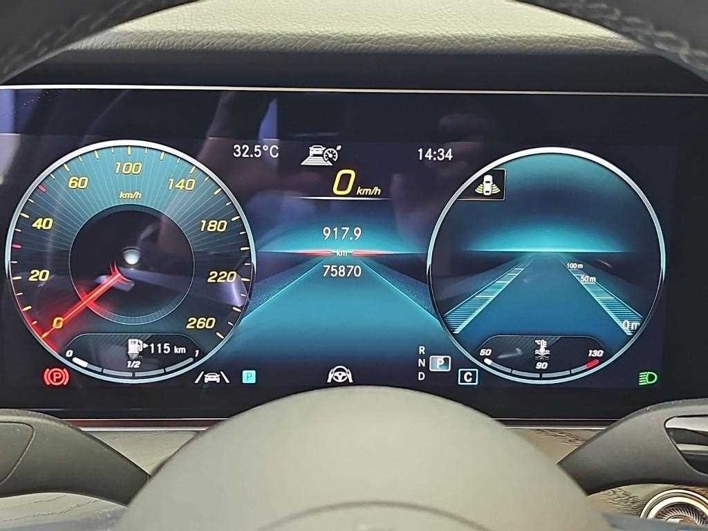 벤츠 E 클래스 E-클래스 W213 E220d 4MATIC AMG라인 이미지 6
