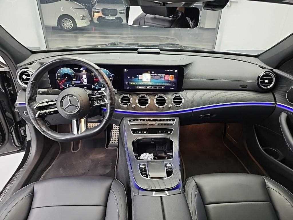 벤츠 E 클래스 E-클래스 W213 E220d 4MATIC AMG라인 이미지 7