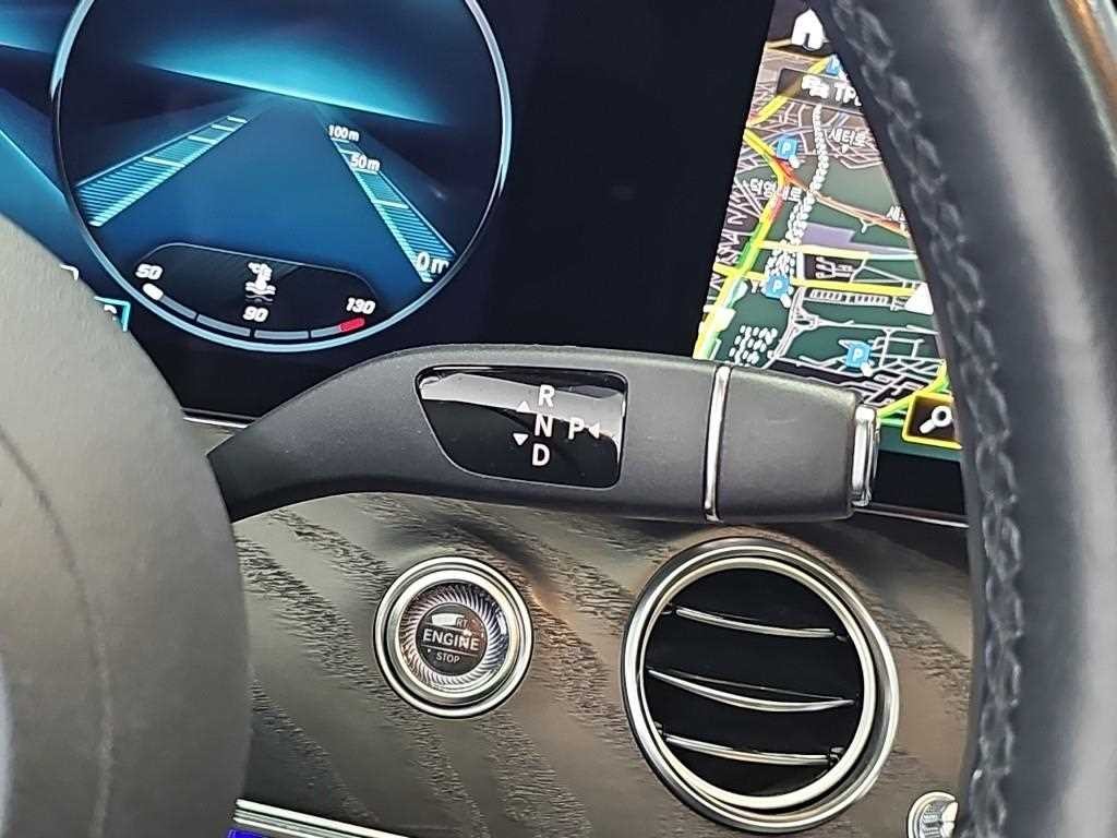 벤츠 E 클래스 E-클래스 W213 E220d 4MATIC AMG라인 이미지 8
