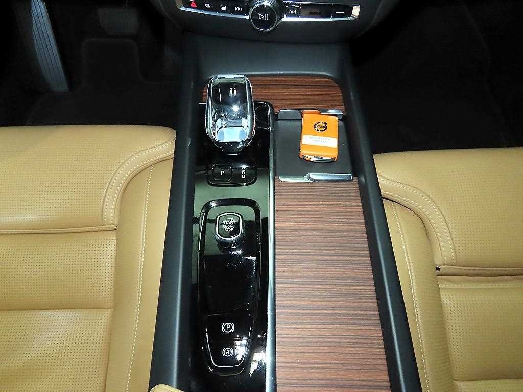 볼보 V60 V60 크로스 컨트리 2세대 2.0 B5 AWD 이미지 12