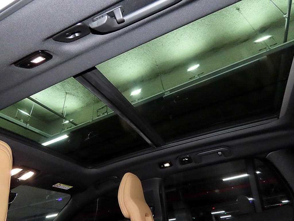볼보 V60 V60 크로스 컨트리 2세대 2.0 B5 AWD 이미지 15