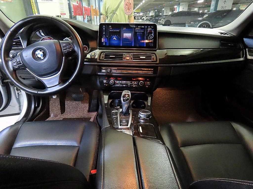 BMW 5시리즈 5시리즈 (F10) 528i xDrive 럭셔리 이미지 10