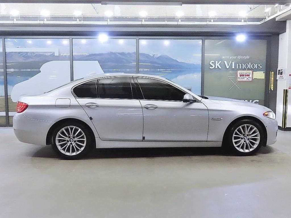 BMW 5시리즈 5시리즈 (F10) 528i xDrive 럭셔리 이미지 3