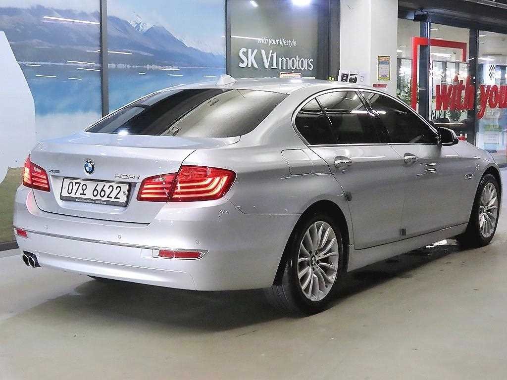 BMW 5시리즈 5시리즈 (F10) 528i xDrive 럭셔리 이미지 4