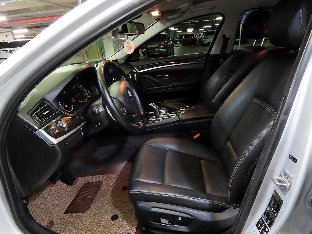 BMW 5시리즈 5시리즈 (F10) 528i xDrive 럭셔리 이미지 6