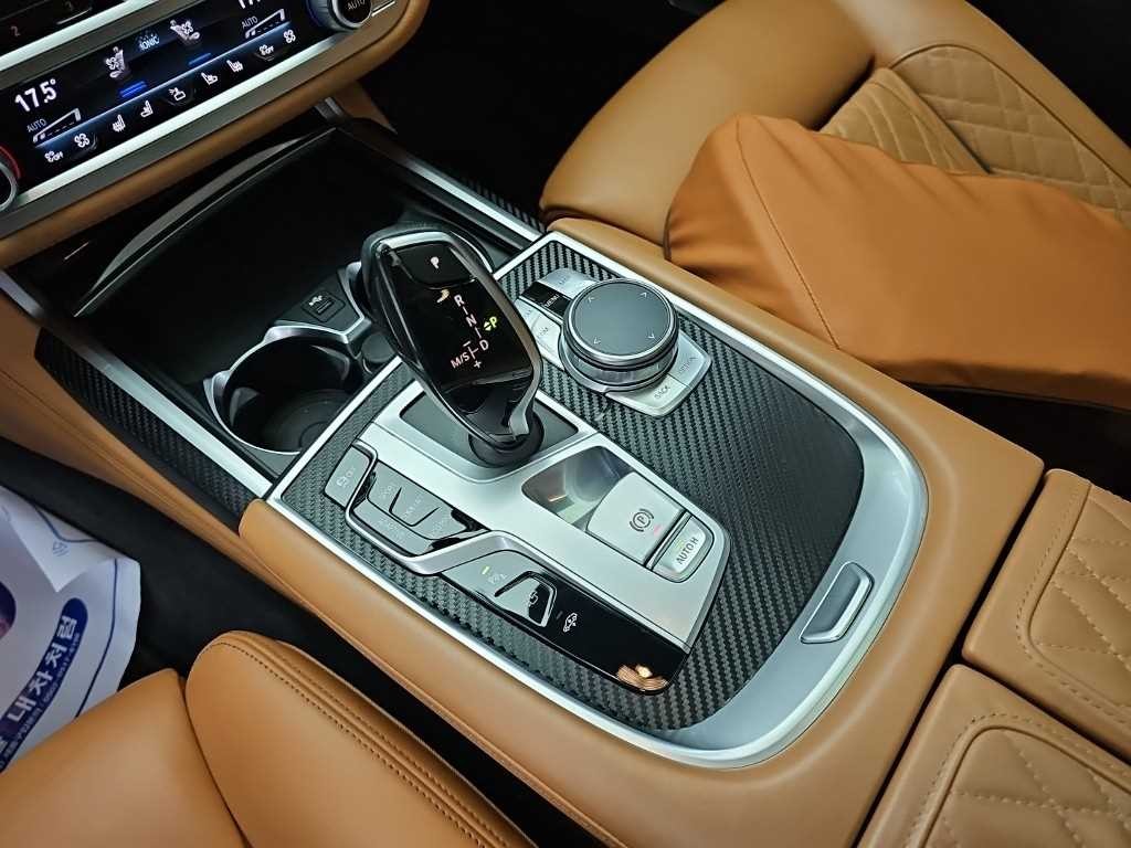 BMW 7시리즈 7시리즈 (G11) 740d xDrive 디자인 퓨어 엑설런스 이미지 8