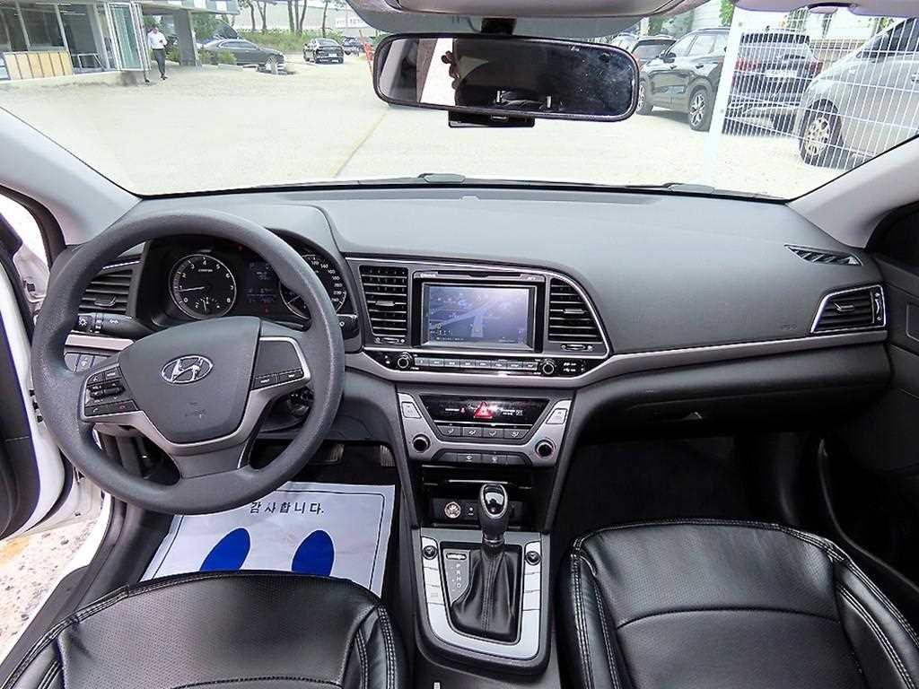 현대 아반떼 아반떼 AD 1.6 GDI 스타일 이미지 7