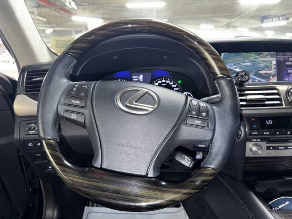렉서스 LS LS460 AWD 이미지 8