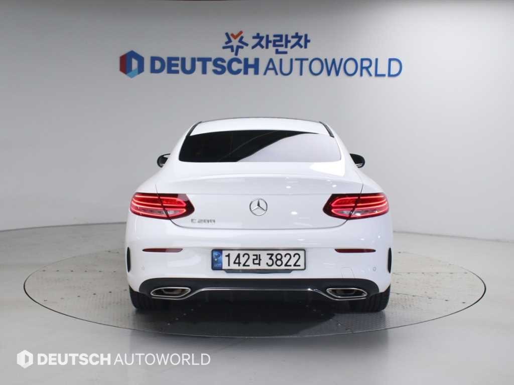 벤츠 C 클래스 C클래스 W205 C200 쿠페 이미지 4