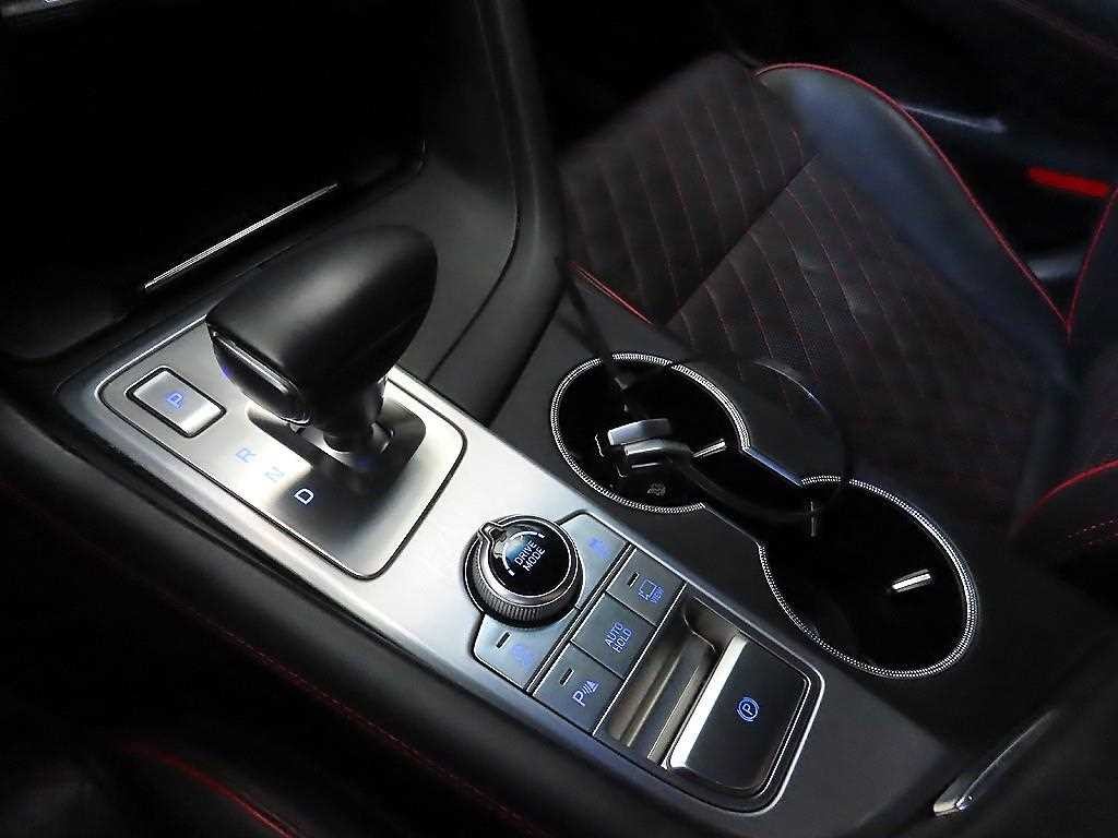 제네시스 G70 2.0T AWD 스포츠 패키지 이미지 12