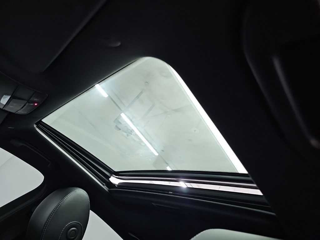 벤츠 E 클래스 E-클래스 W213 E300e 4MATIC 익스클루시브 이미지 14