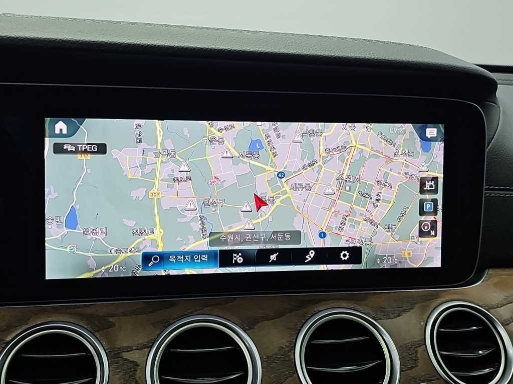 벤츠 E 클래스 E-클래스 W213 E300e 4MATIC 익스클루시브 이미지 15