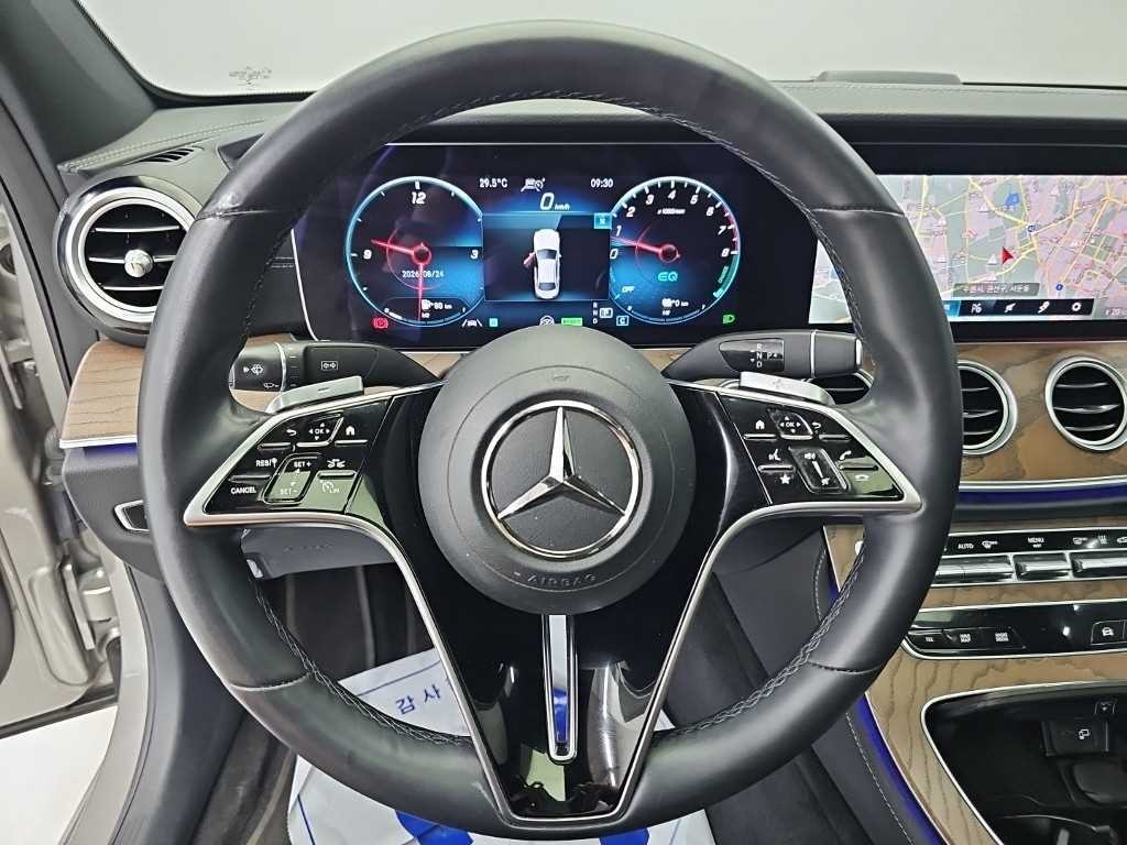 벤츠 E 클래스 E-클래스 W213 E300e 4MATIC 익스클루시브 이미지 9