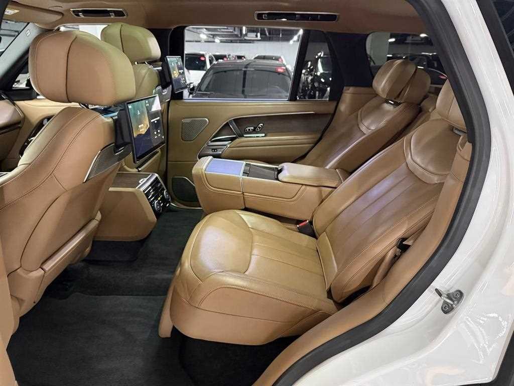 랜드로버 레인지로버 레인지로버 5세대 3.0 D350 LWB 오토바이오그래피 이미지 11