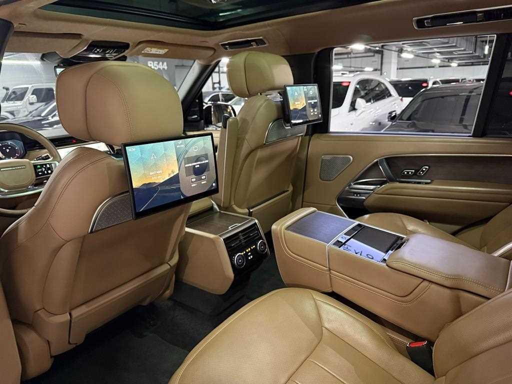 랜드로버 레인지로버 레인지로버 5세대 3.0 D350 LWB 오토바이오그래피 이미지 12