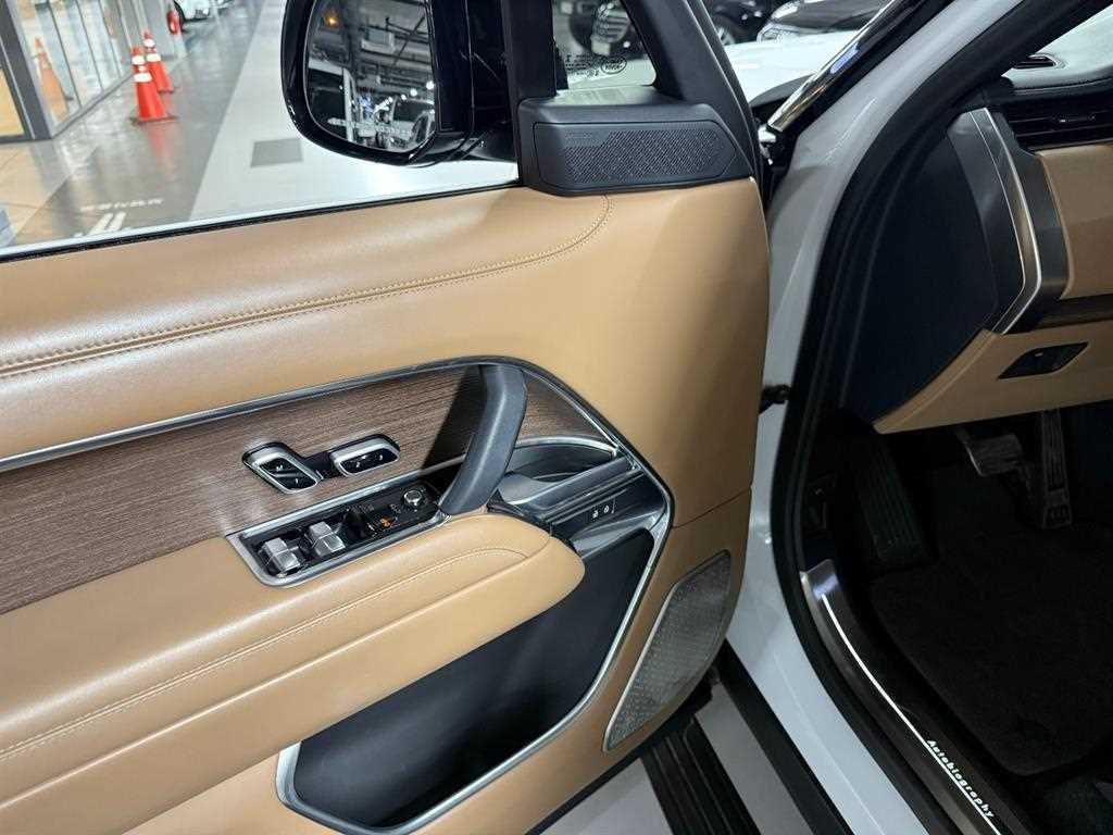 랜드로버 레인지로버 레인지로버 5세대 3.0 D350 LWB 오토바이오그래피 이미지 13