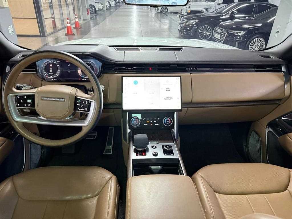 랜드로버 레인지로버 레인지로버 5세대 3.0 D350 LWB 오토바이오그래피 이미지 8