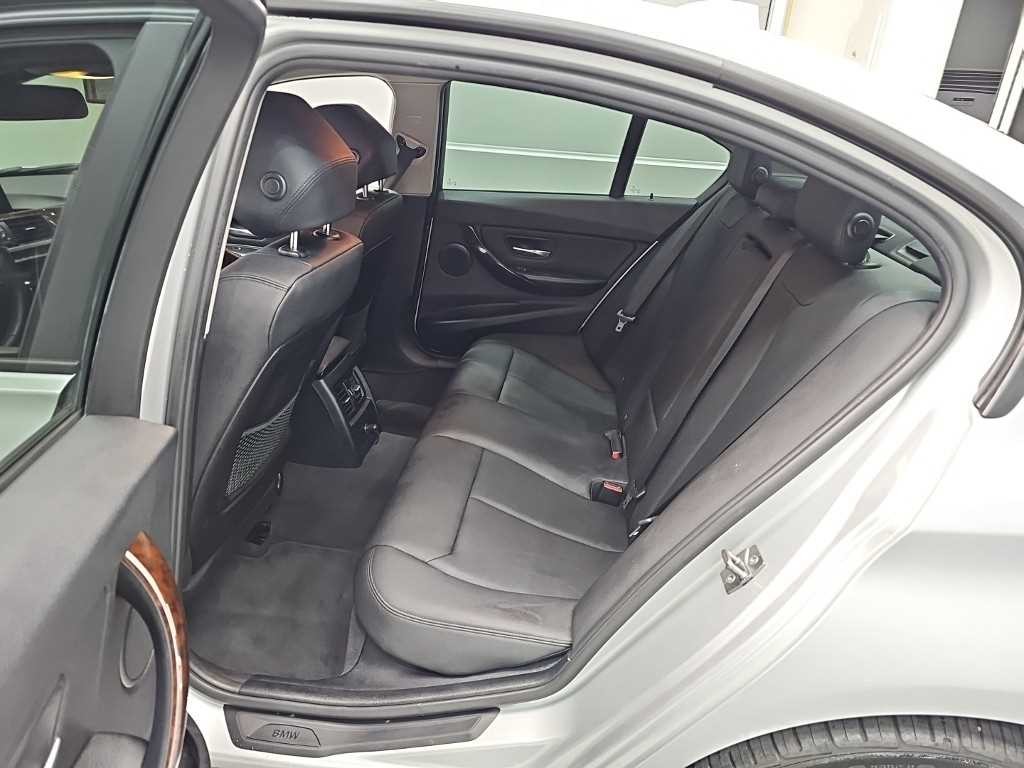 BMW 3시리즈 3시리즈 (F30) 320d xDrive 이미지 12