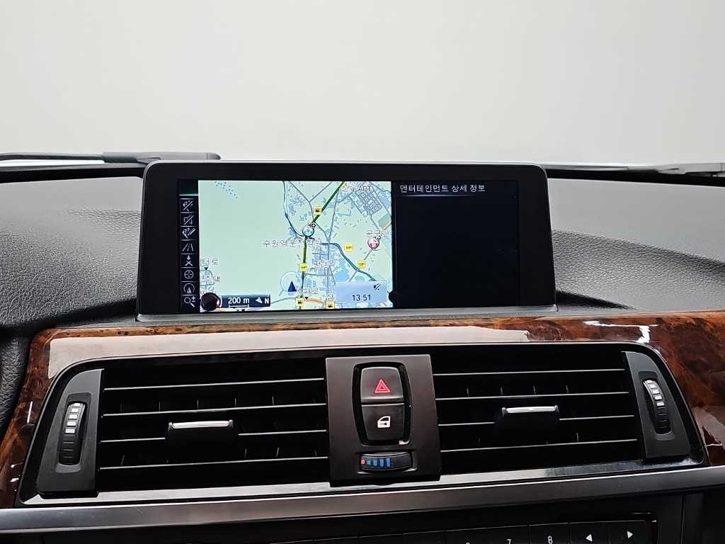 BMW 3시리즈 3시리즈 (F30) 320d xDrive 이미지 14