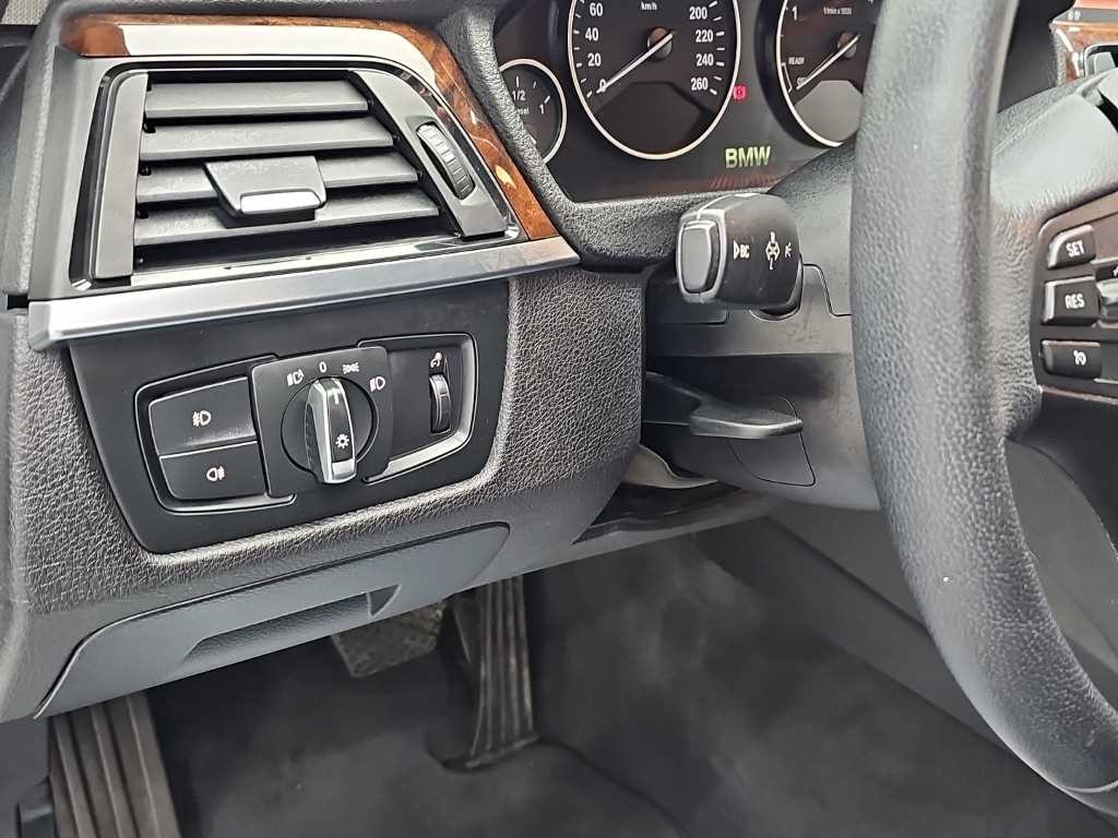 BMW 3시리즈 3시리즈 (F30) 320d xDrive 이미지 17