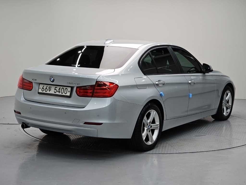 BMW 3시리즈 3시리즈 (F30) 320d xDrive 이미지 4