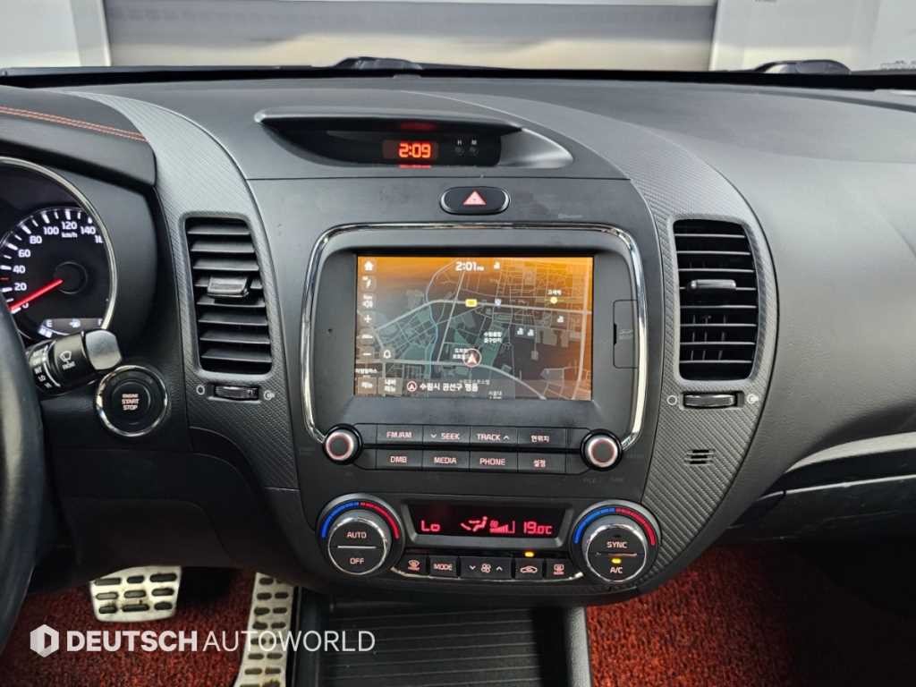기아 K3 더뉴 K3쿱 1.6 GDI 터보 노블레스 이미지 14