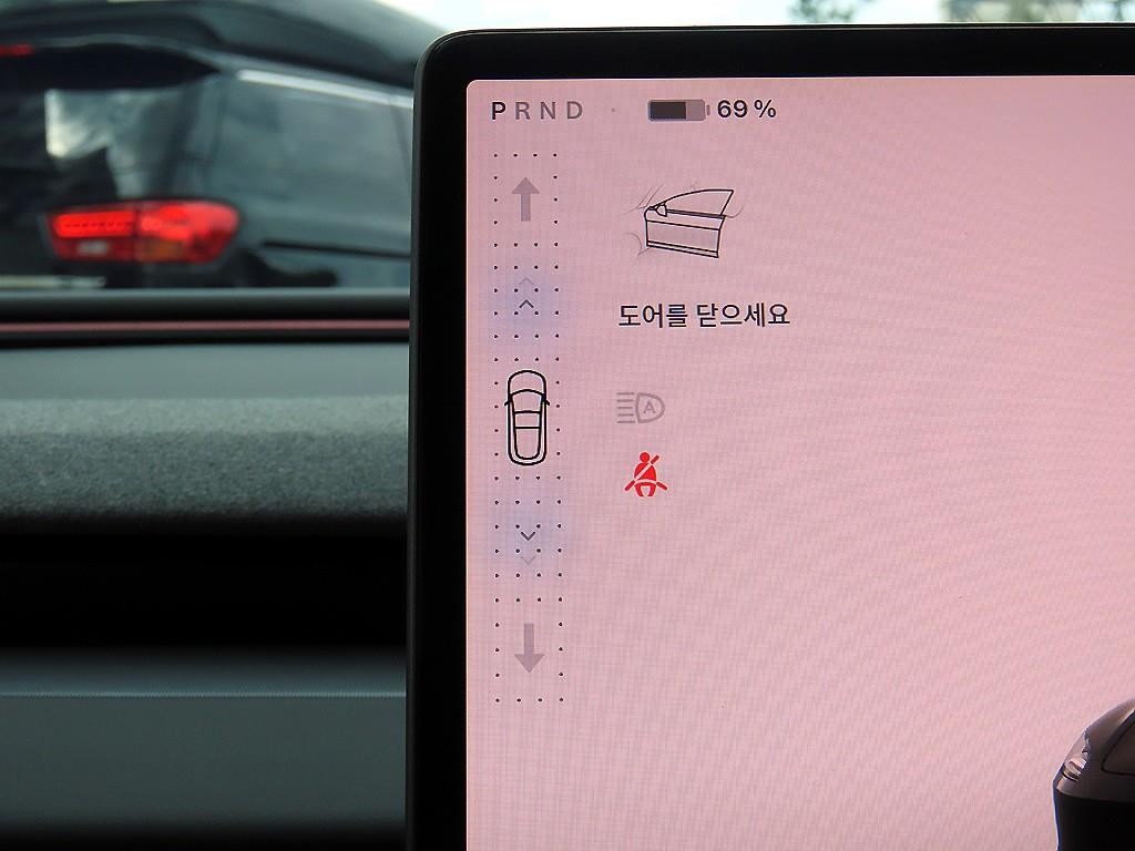 테슬라 모델 3 RWD 이미지 9