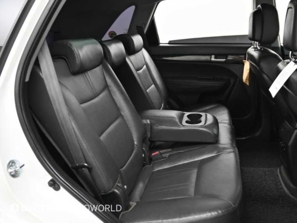 기아 쏘렌토 쏘렌토 R 디젤 2WD 2.0 TLX 최고급형 이미지 12