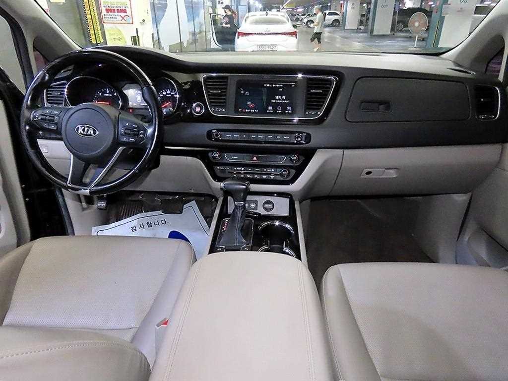 기아 카니발 더 뉴 카니발 디젤 9인승 프레스티지 이미지 10