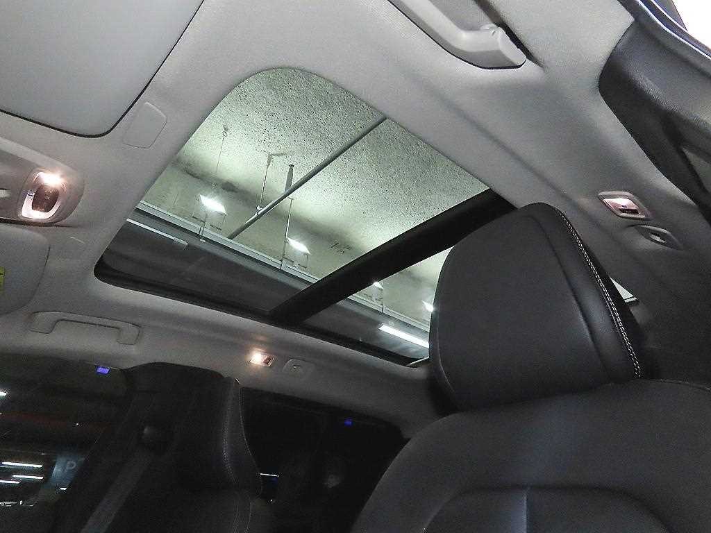 볼보 XC40 B4 AWD 모멘텀 이미지 15