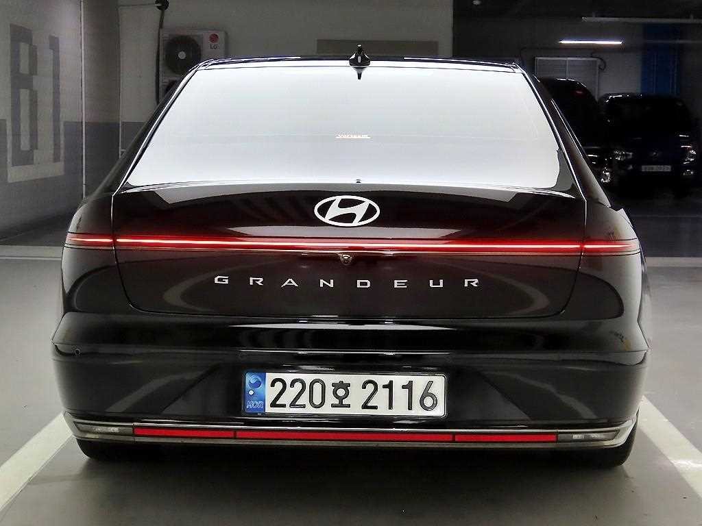 현대 그랜저 그랜저 (GN7) 가솔린 2.5 2WD 캘리그래피 이미지 3