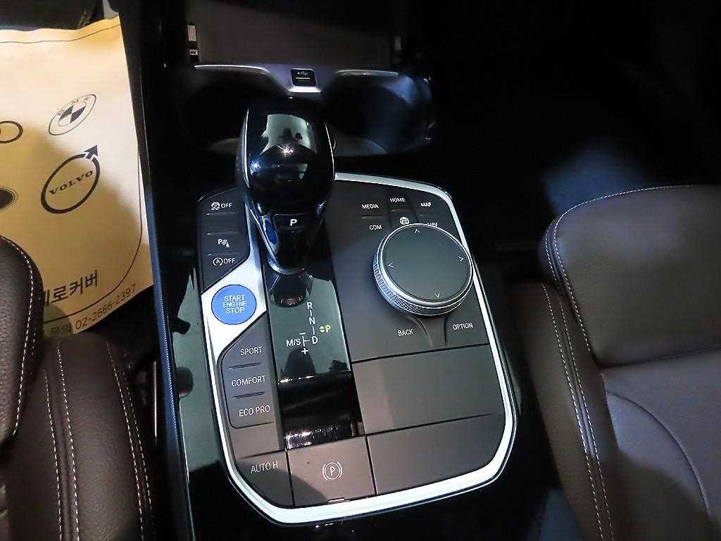 BMW 1시리즈 1시리즈 (F40) 120i M 스포츠 이미지 12