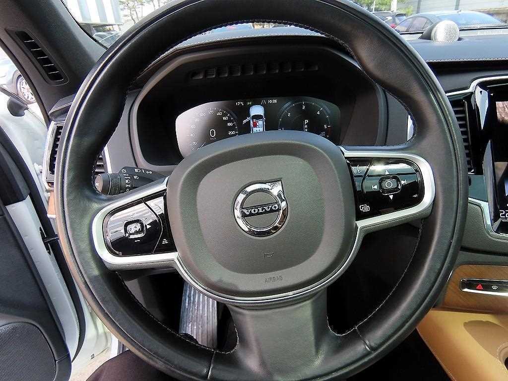 볼보 XC90 XC90 2세대 2.0 D5 AWD 인스크립션 이미지 8