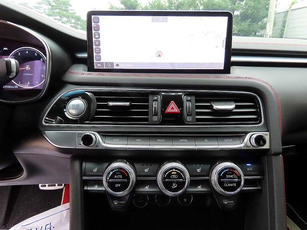 제네시스 G70 더 뉴 G70 가솔린 3.3T 4WD 스포츠 패키지 이미지 12